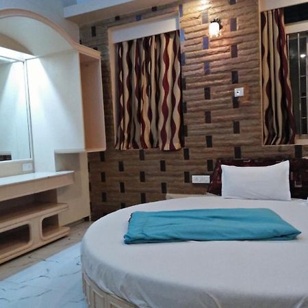 Hotel Blue Bird Colaba Mandve Εξωτερικό φωτογραφία