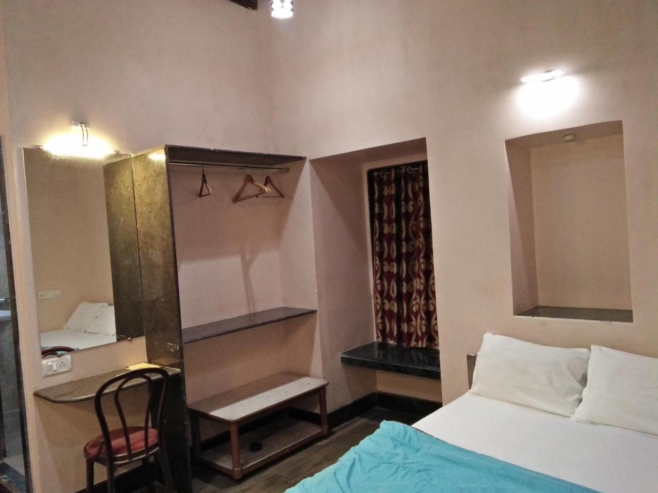 Hotel Blue Bird Colaba Mandve Εξωτερικό φωτογραφία