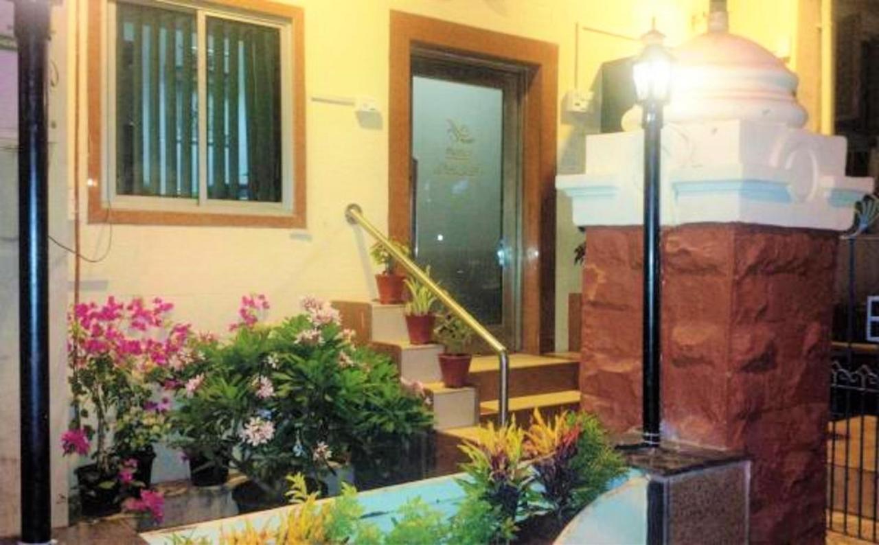 Hotel Blue Bird Colaba Mandve Εξωτερικό φωτογραφία