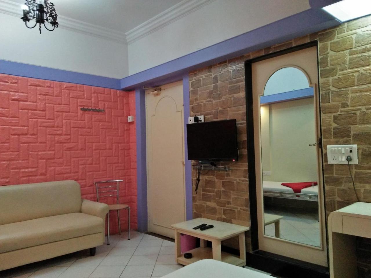 Hotel Blue Bird Colaba Mandve Εξωτερικό φωτογραφία