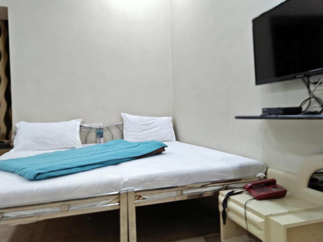 Hotel Blue Bird Colaba Mandve Εξωτερικό φωτογραφία