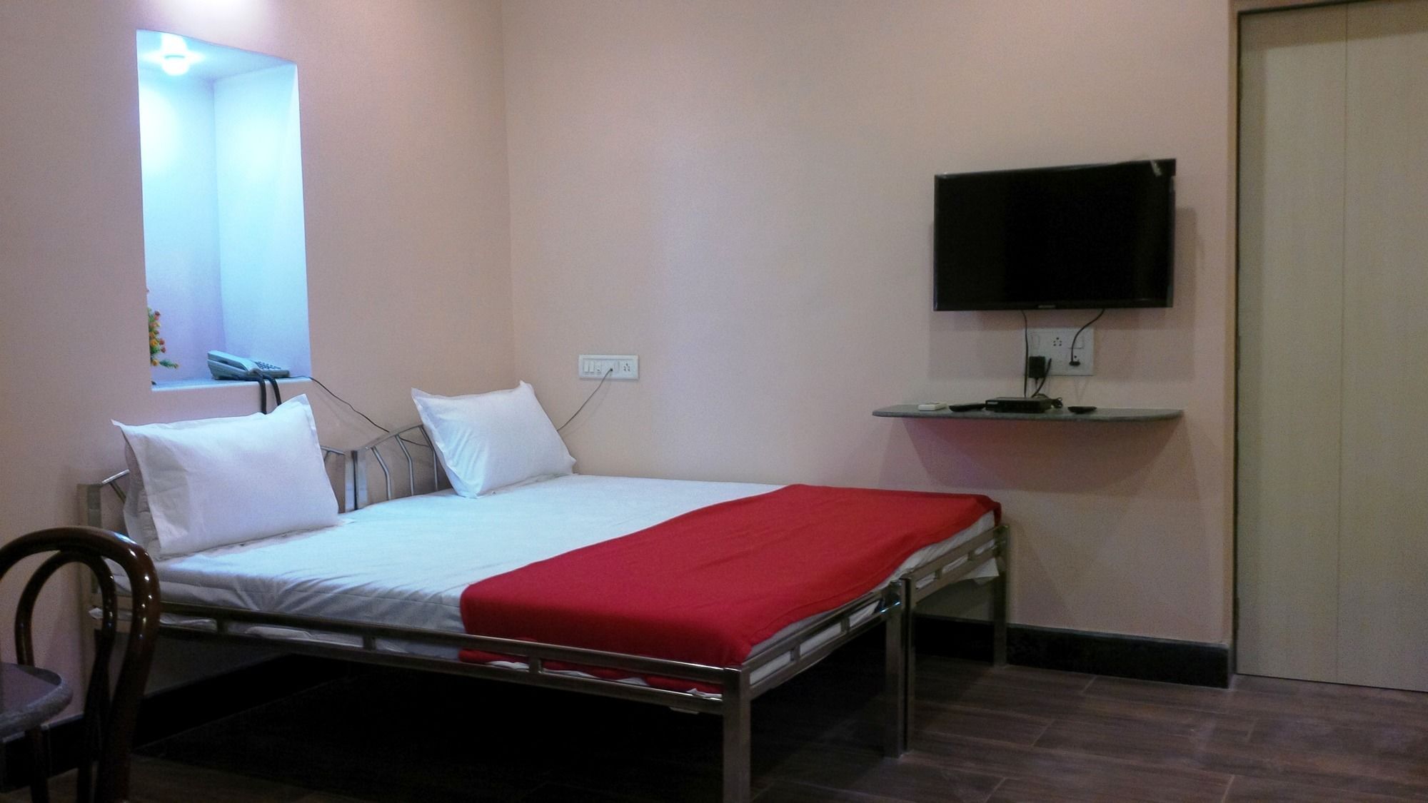 Hotel Blue Bird Colaba Mandve Εξωτερικό φωτογραφία