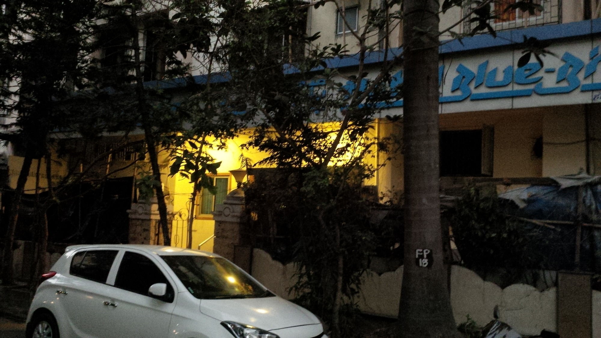 Hotel Blue Bird Colaba Mandve Εξωτερικό φωτογραφία